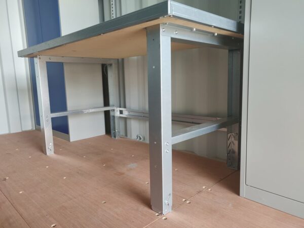 Metal work bench - Image 2