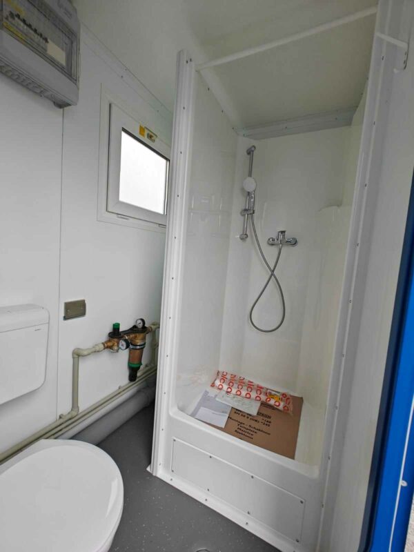 Containex outdoor toilet with insulated shower 1370x 2370 - Image 9