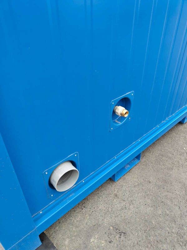 Containex outdoor toilet with insulated shower 1370x 2370 - Image 6