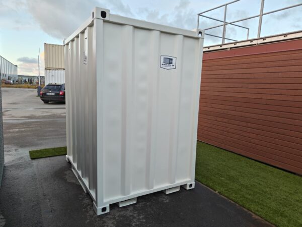 Moverbox Storage Container painting with a spray gun + sandblasting - Image 2