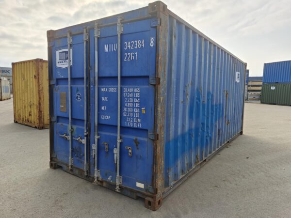 20DC Shipping container MIIU3423848 - TALLINN (damaged, door opens with difficulty + roof leaks)