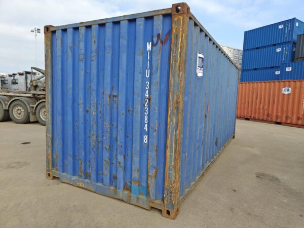 20DC Shipping container MIIU3423848 - TALLINN (damaged, door opens with difficulty + roof leaks) - Image 4