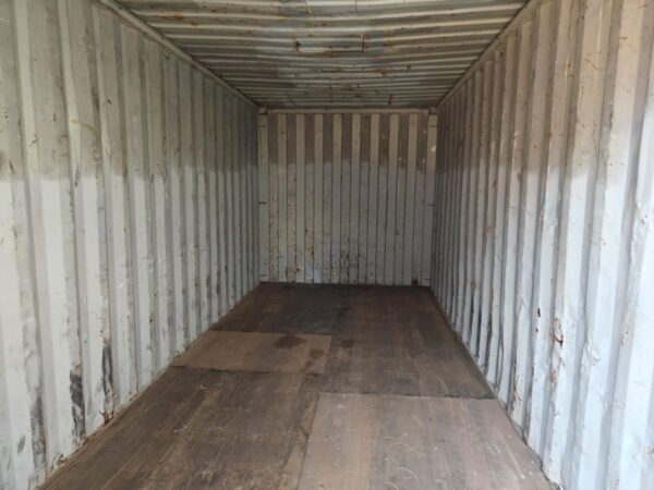 20DC Shipping container MIIU3423848 - TALLINN (damaged, door opens with difficulty + roof leaks) - Image 5