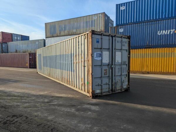 40HC Merekonteiner MIIU0370575 - PÄRNU