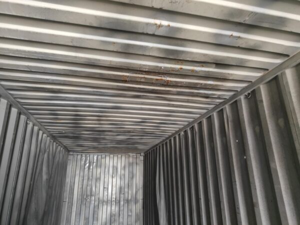 40HC Shipping container MIIU7039281 - TALLINN (damaged) - Image 4