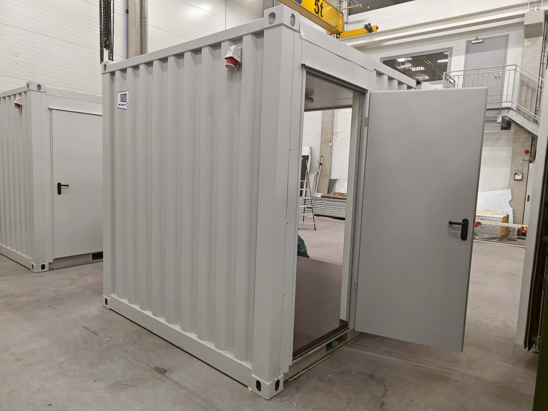 Siltināts 10DC konteiners ar sānu durvīm un elektrības sagatavotību — изображение 7