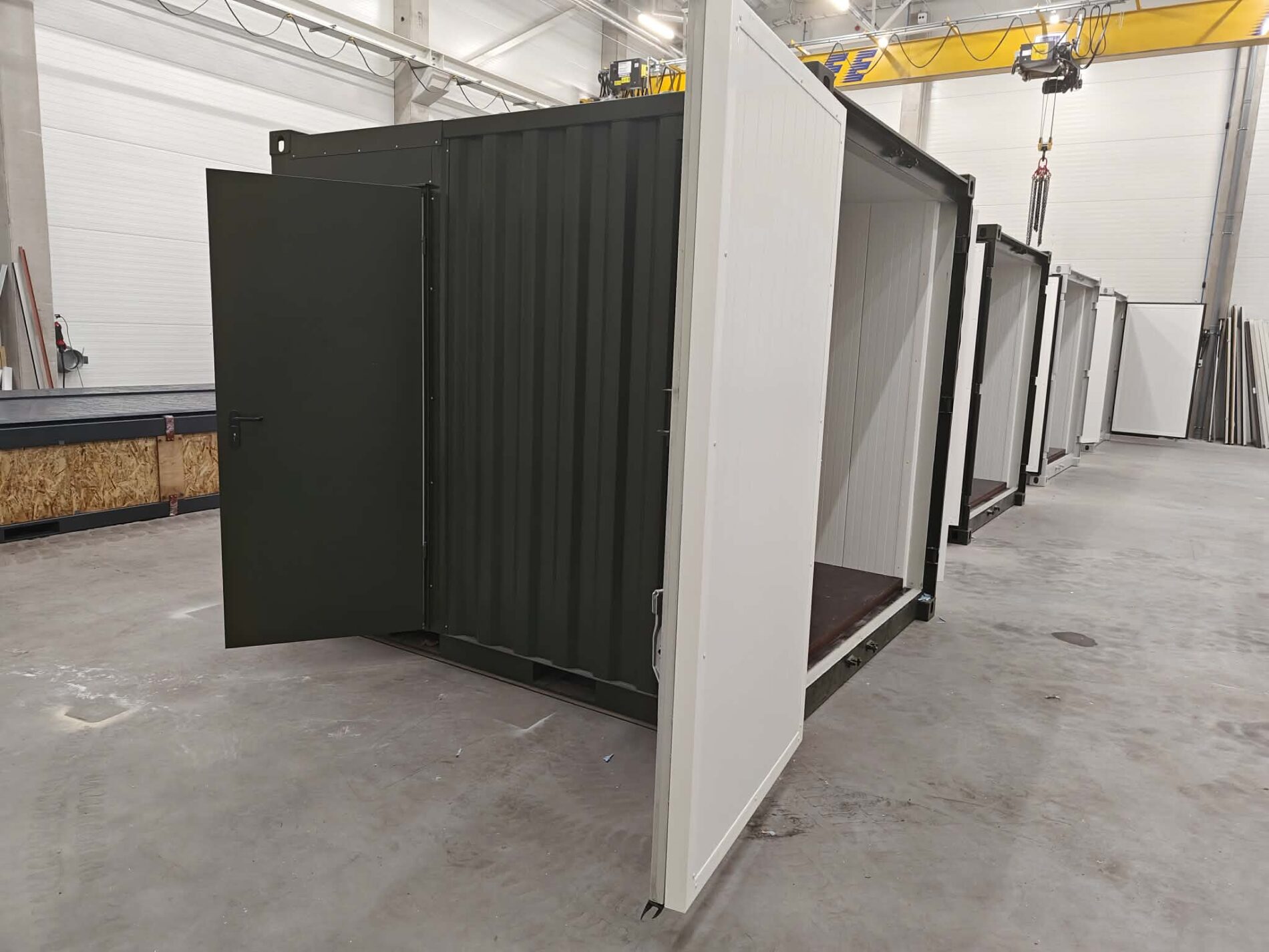 Siltināts 10DC konteiners ar sānu durvīm un elektrības sagatavotību — изображение 10