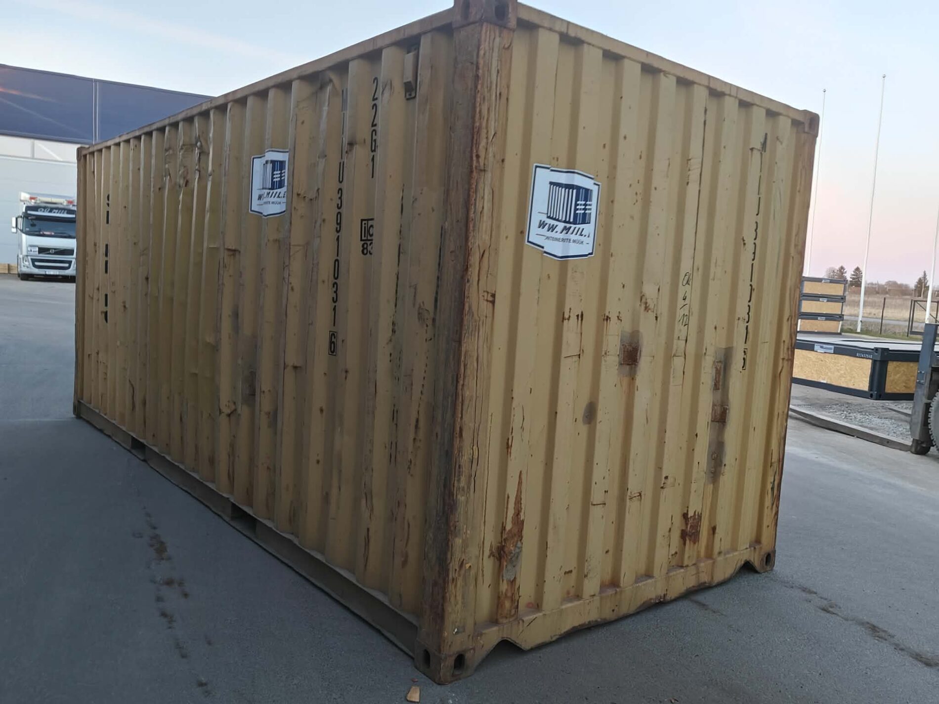 20DC Shipping container MIIU3910316 - TALLINN (damaged) - Image 4