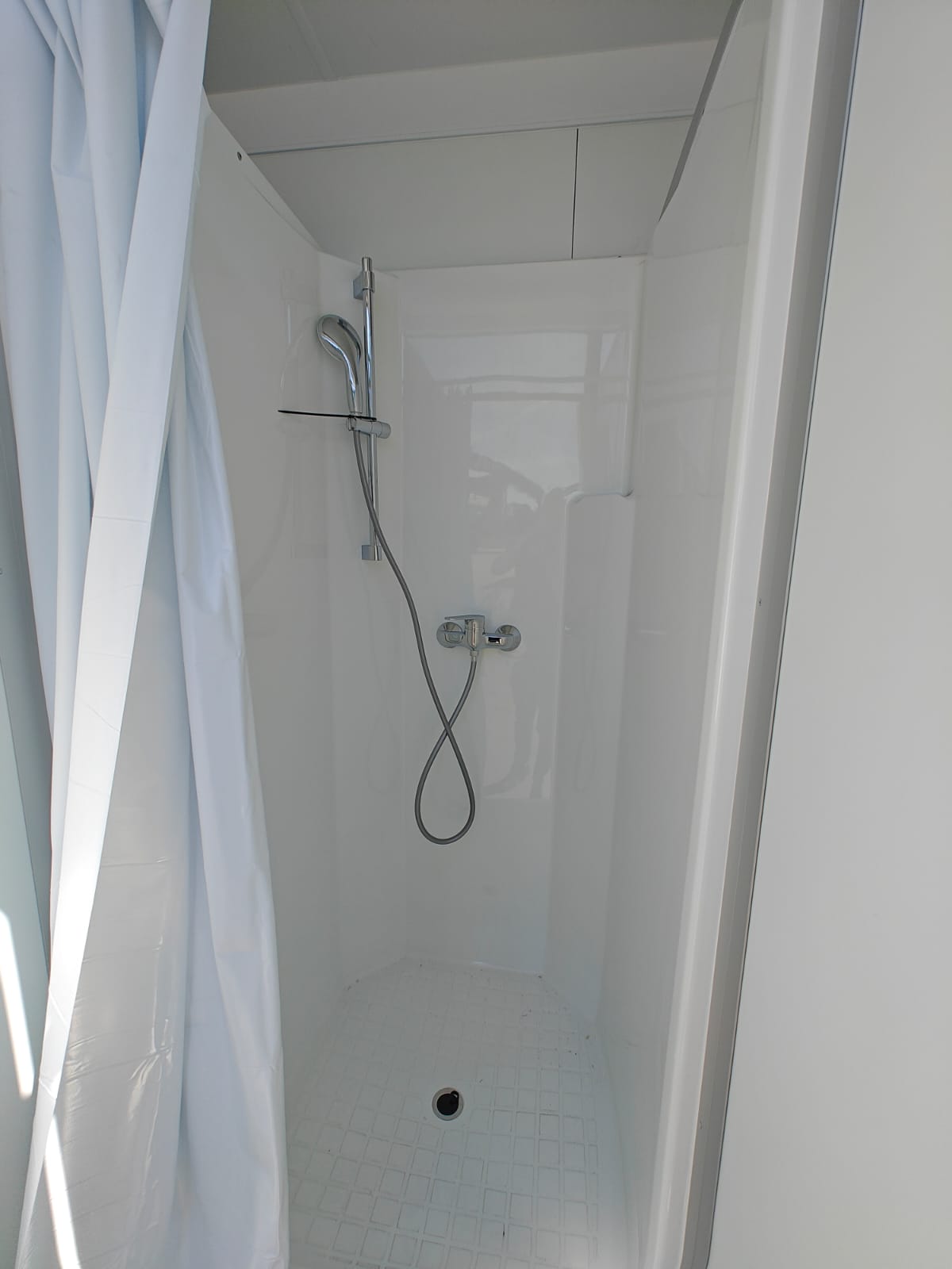 Containex XL -ulkosuihku – MIIU2290 saniteettimoduuli - Image 7